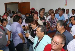 Conflicto en la Unión de Taxis Amarillos: Exigen renuncia de Tilo Torres