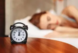 La hora límite en la que debes acostarte por salud mental, según estudio