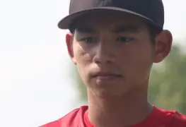 El joven lanzador de 16 años compartió cómo está viviendo su crecimiento en el rey de los deportes