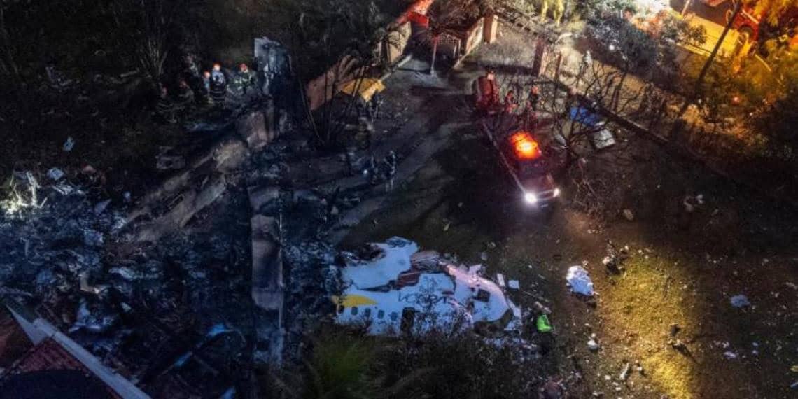 Concluye rescate de cuerpos de las 62 víctimas del accidente aéreo en Brasil