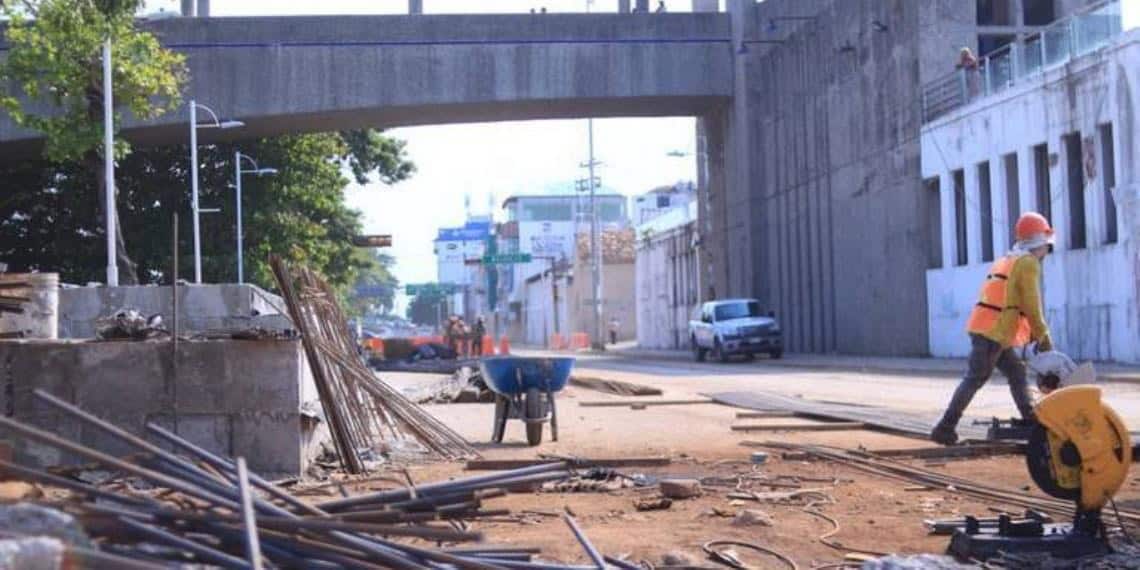 Obras y ambulantaje afectan negocios en Villahermosa