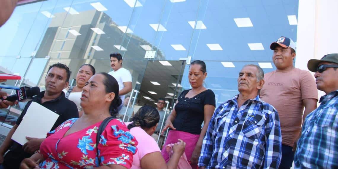 Piden acceso a Estrellas del Oriente en Cocoyol