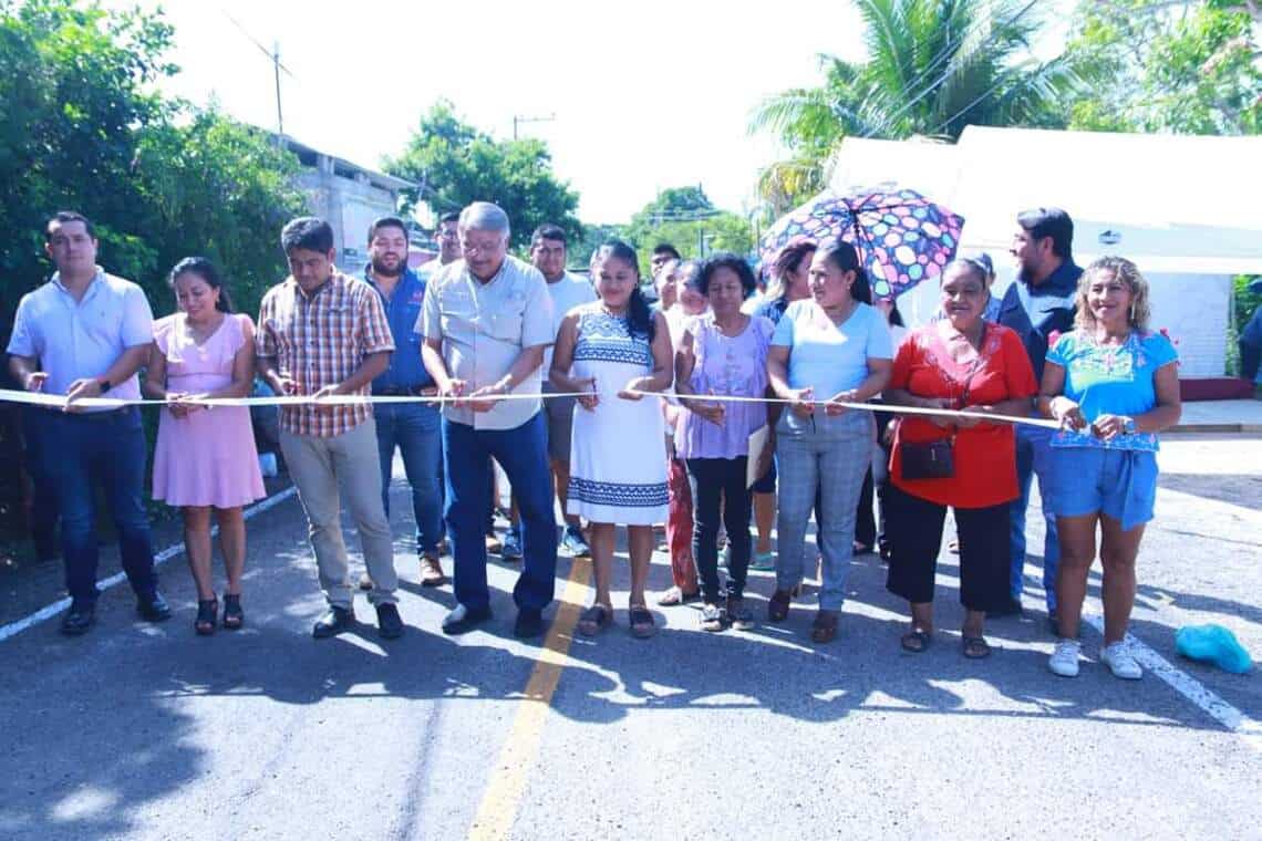 Gobierno de Comalcalco inaugura importante obra de rehabilitación de pavimento en ejido El Ángel