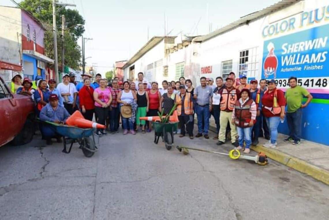 Reducen vecinos de Las Delicias riesgos por lluvias con la Jornada Integral de Limpieza