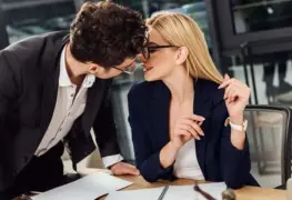 ¿Te pueden despedir por tener pareja en el trabajo?