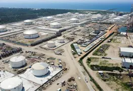 La refiner&iacute;a Olmeca (II)