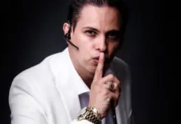 Alex Marín protagoniza pelea con fan en calles de Guadalajara: hasta me rompió las pecheras