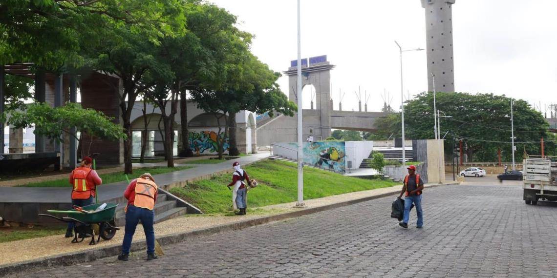 Participan colonos en Jornada Integral de Limpieza en calles del centro de Villahermosa