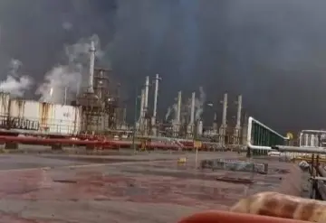 Incendio en la refinería Antonio Dovalí Jaime en Salina Cruz, Oaxaca