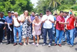 Gobierno de Comalcalco le cumple a Lázaro Cárdenas al inaugurar importante obra de rehabilitación de la pavimento