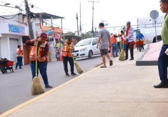 Mejoran colonos sus calles en la Jornada de Limpieza en la José María Pino Suárez