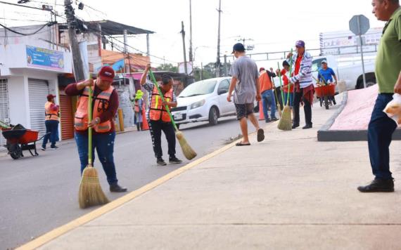 Mejoran colonos sus calles en la Jornada de Limpieza en la José María Pino Suárez