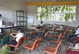 Entrega de libros de texto presenta retrasos y faltantes