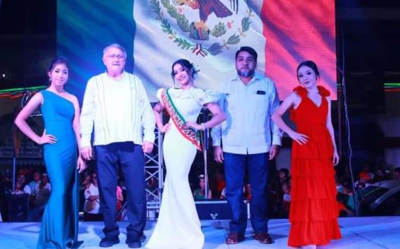 ¡Espectacular! Miles de comalcalquenses viven una gran noche mexicana y dan el tradicional Grito de Independencia