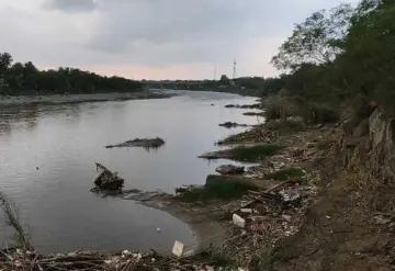 Hallan cuerpo de hombre en lecho del río Santa Catarina en Cadereyta