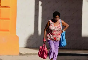 Cuba reduce cantidad del pan subsidiado por el gobierno ante escasez de harina