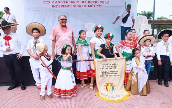 Realizan en Comalcalco sensacional desfile para conmemorar el 214 aniversario del inicio de la Independencia de México