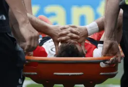 Feyenoord revela el tiempo que Santi Giménez estará fuera de las canchas: ¿Qué partidos se perderá?
