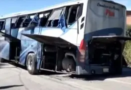 Tren embiste camión de pasajeros y deja 8 lesionados en Saltillo