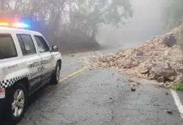 Colapsan puentes y caminos por lluvias derivadas de John