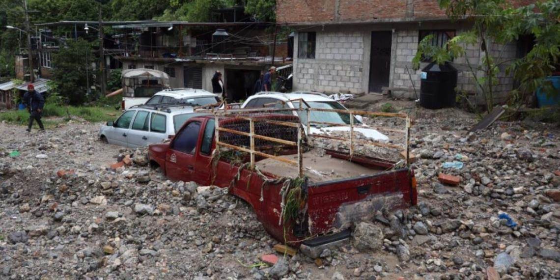 John da tregua: Cesa lluvia en Acapulco y quitan toneladas de lodo; imágenes