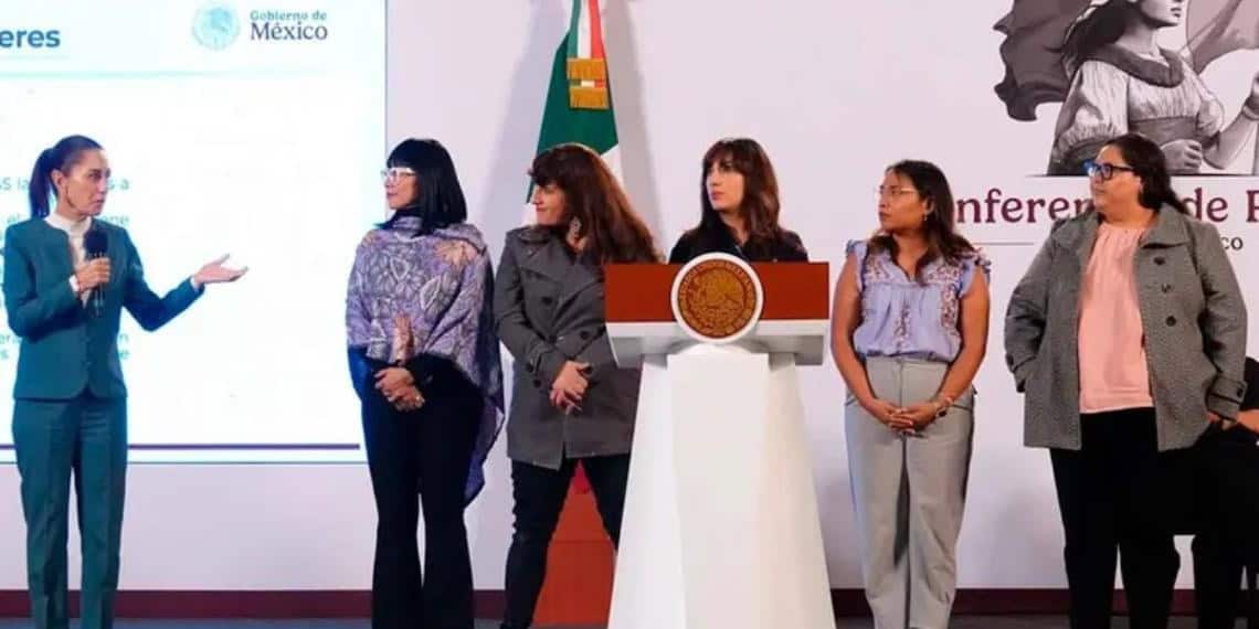 Por mandato presidencial, habrá Cartilla de las mujeres; ésta será la fecha de distribución