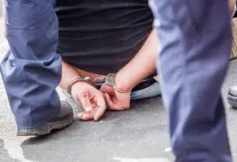 Se arma trifulca entre policías y repartidores de aplicación en la Miguel Hidalgo