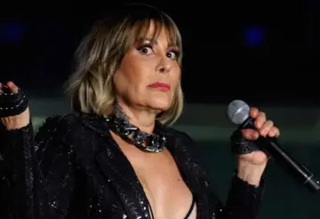 Alejandra Guzmán sufre aparatosa caída en el aeropuerto