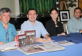 El libro Gracias del ex presidente Andrés Manuel López Obrador fue presentado la noche de este viernes en el Foro Cultural Viva.