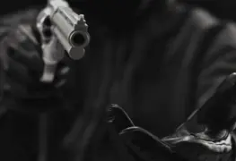 Hombre saca su arma, dispara a ladrones y salva a pareja de asalto en Edomex