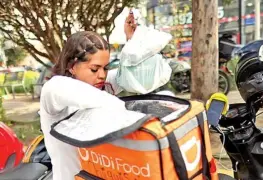 Repartidores temen desempleo por iniciativa sobre derechos laborales