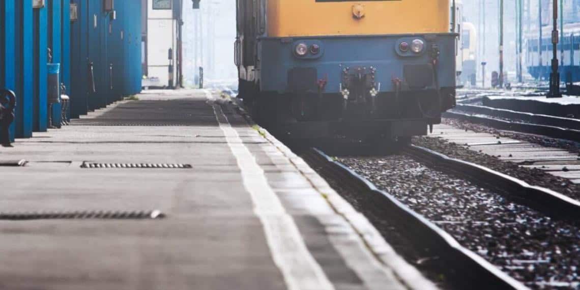 Joven cae de tren en movimiento por grabar TikTok