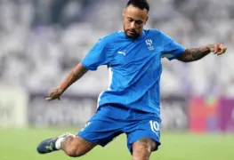 Neymar regresa a jugar por primera vez en un año tras romperse la rodilla (VIDEO)