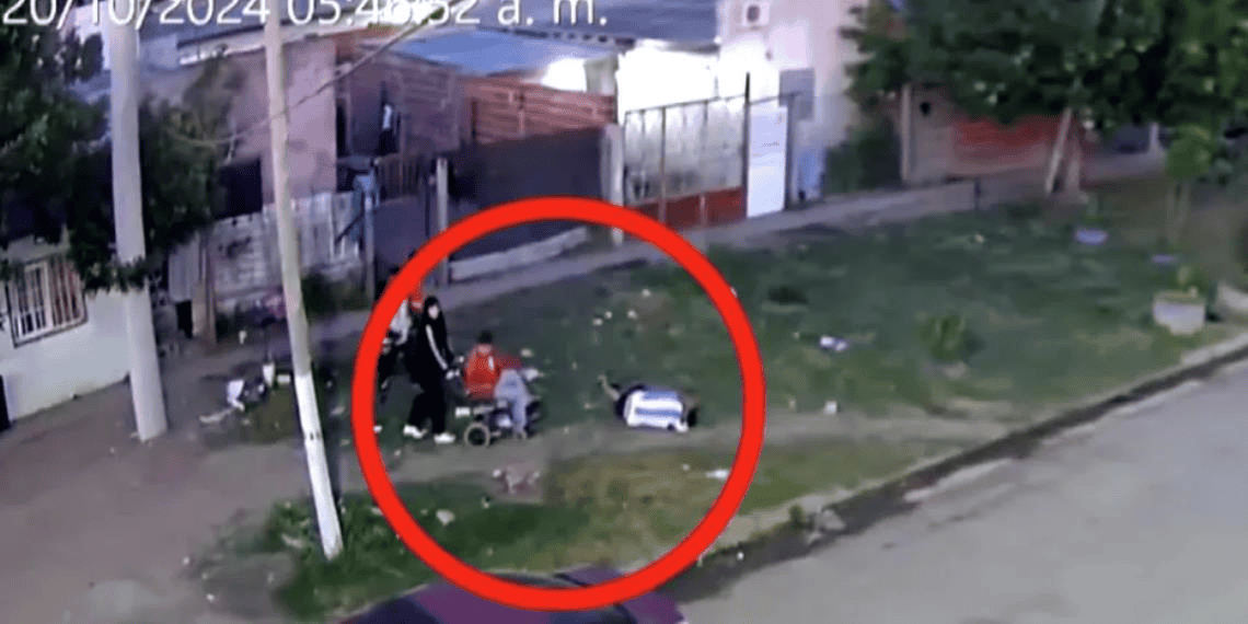 Hombre en silla de ruedas asesina a otro tras una fuerte discusión y escapa | VIDEO