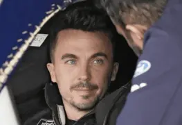 Frankie Muniz, actor de Malcolm el de en medio, se convertirá en piloto de NASCAR a tiempo completo