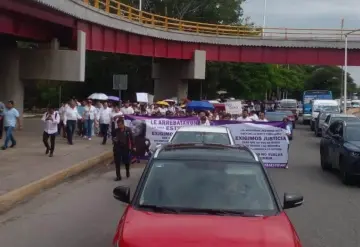 UJAT exige esclarecimiento del asesinato de Estefany Álvarez en marcha pacífica hasta la Fiscalía