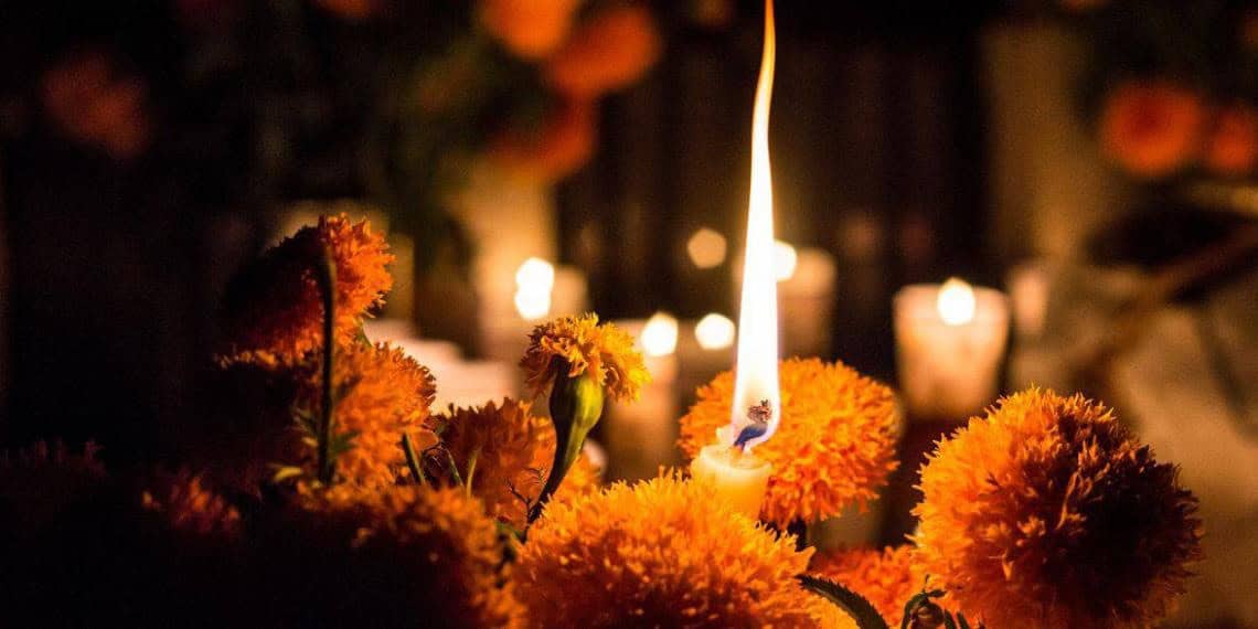 ¿Cuál es el significado de las velas del altar de Día de Muertos y cuándo se prenden este 2024?