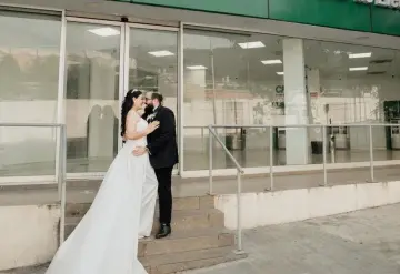 ¡Muy original! Pareja regia tiene sesión de fotos de boda en sucursal de CFE; se conocieron ahí