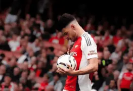 Declan Rice, del Arsenal, tratará de jugar con un dedo roto del pie