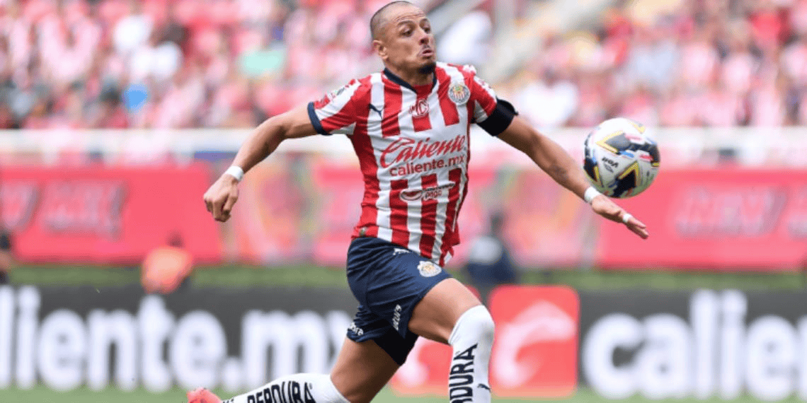 Chicharito Hernández vuelve a la convocatoria de Chivas para la última jornada