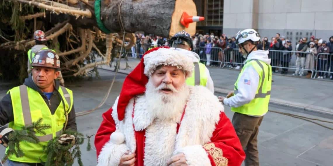 Árbol de Navidad del Rockefeller Center llega a Nueva York para inaugurar la temporada
