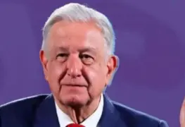 AMLO recibe protección militar y 21 mil pesos al mes