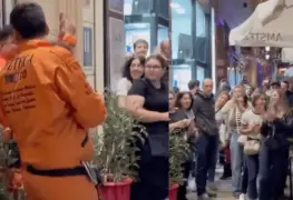 Españoles aplauden a rescatistas mexicanos por su labor ante la DANA