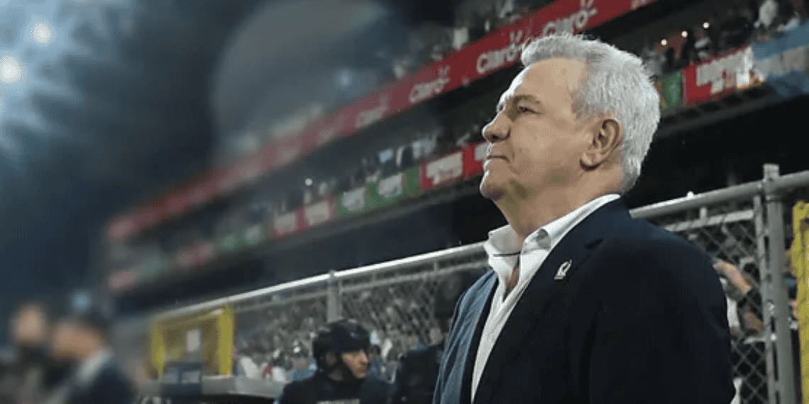 Prensa de Honduras señala que Javier Aguirre provocó a los aficionados previo a recibir golpe