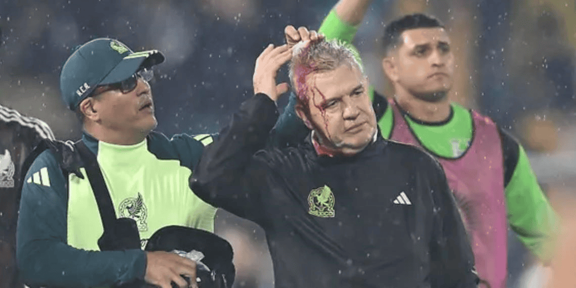 La Concacaf investigará la agresión a Javier Aguirre en el Honduras vs México
