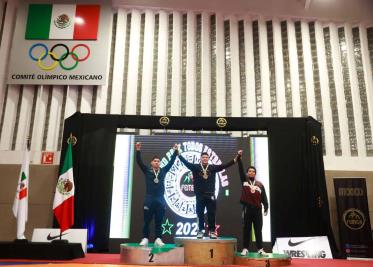 Una medalla de oro y otra de plata fue la cosecha de la delegación tabasqueña de luchas asociadas en el Grand Prix "Todos Estrellas"