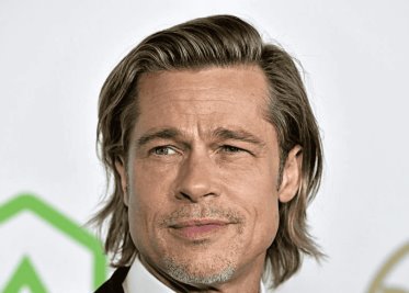 Brad Pitt sorprende con caída en Gran Premio de Las Vegas