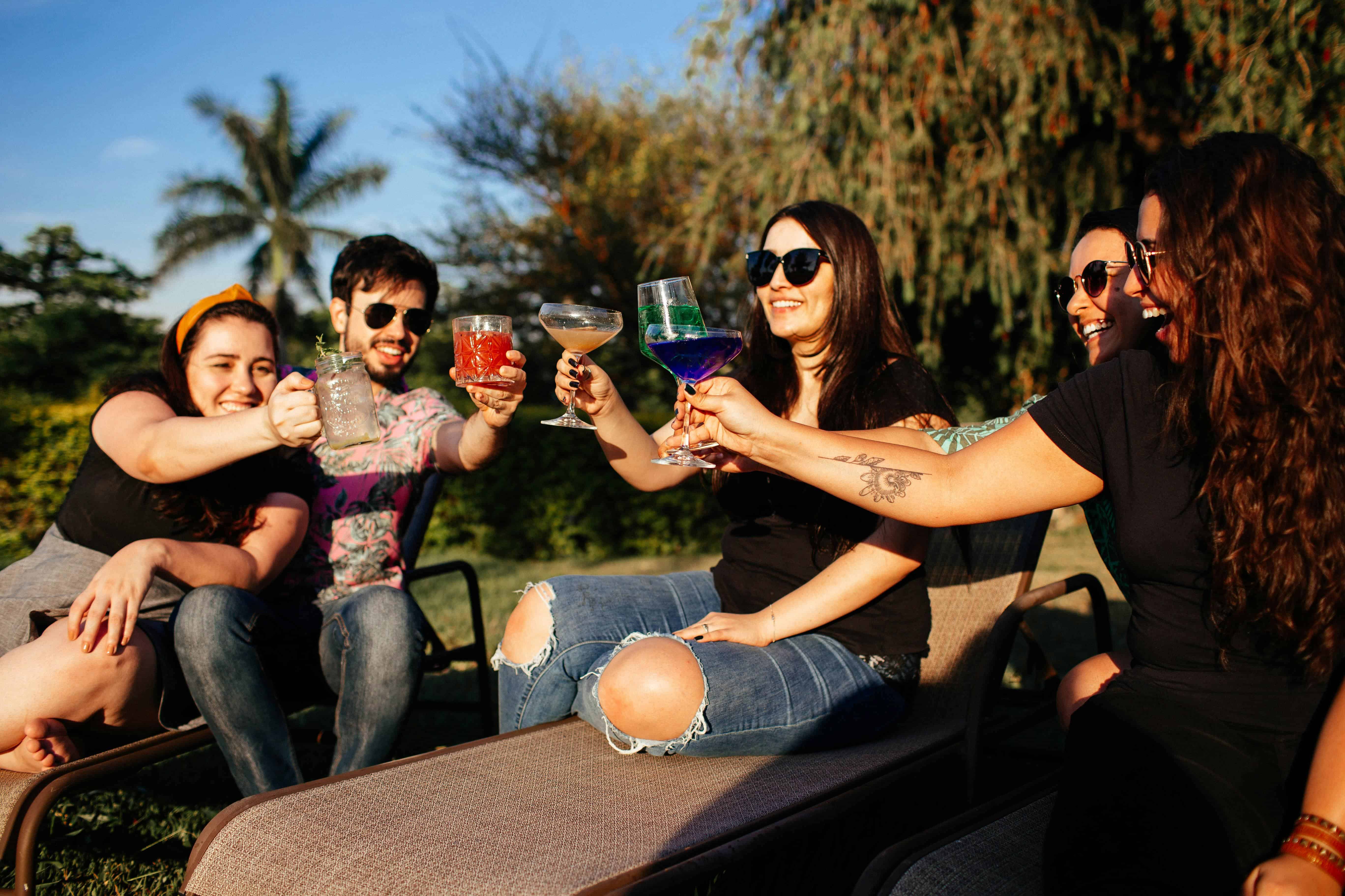 5 cocteles sencillos de preparar en tus reuniones con amigos