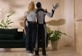 NEO, el robot humanoide con inteligencia artificial creado para asistir en las tareas del hogar.