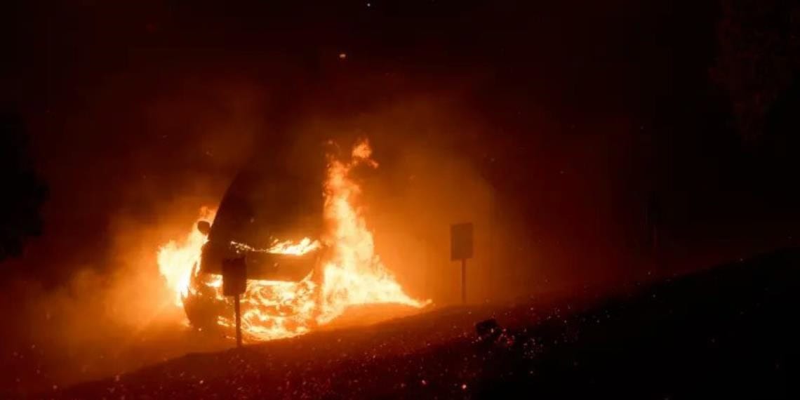 El devastador incendio forestal Franklin ya ha incendiado 890 hectáreas en Malibú, Estados Unidos